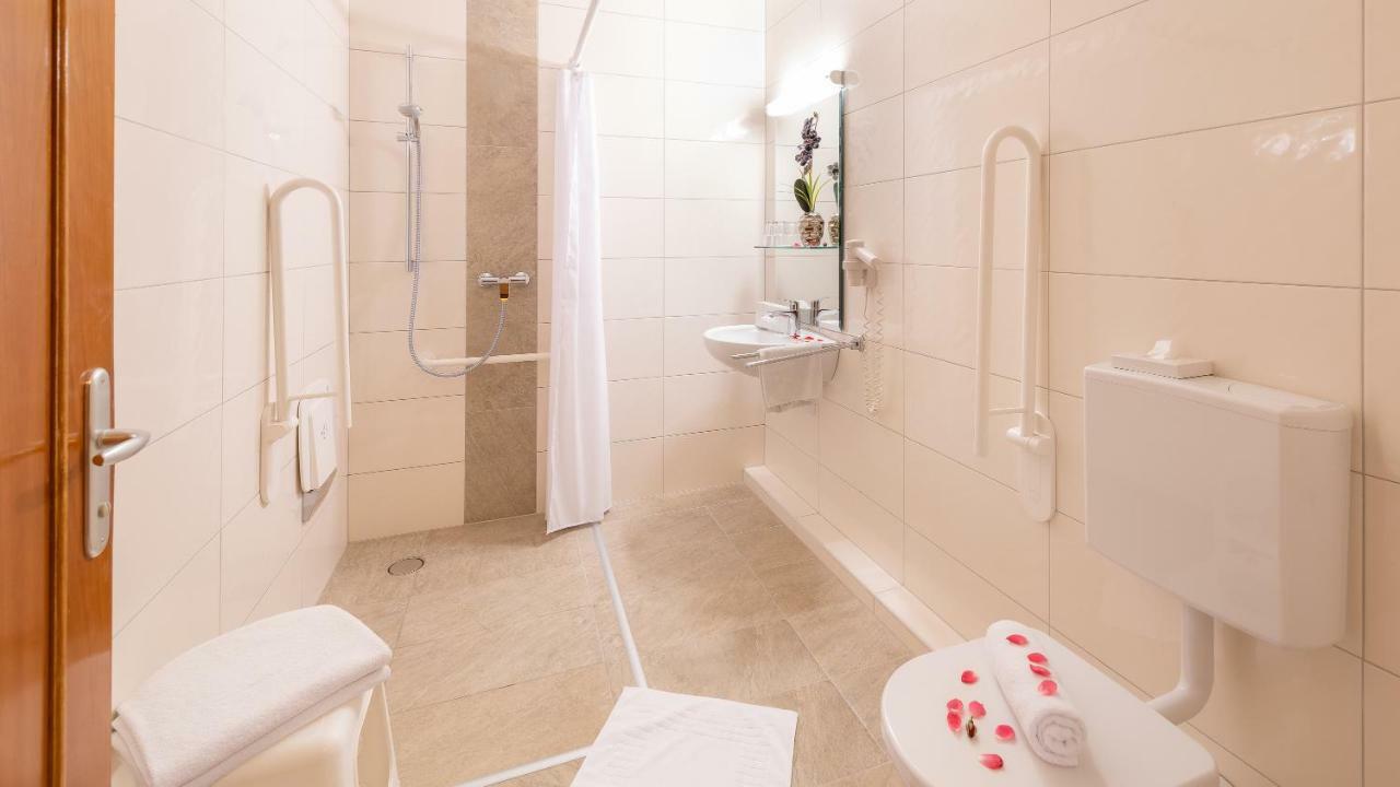 Strandhotel Orchidee Sankt Kanzian am Klopeiner See Екстериор снимка